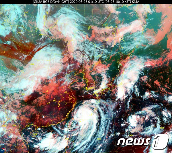 기상청 날씨누리 위성 기본영상에 23일 오전 10시10분 기준 동아시아 RGB 주야간 합성영상(기상청 제공) © 뉴스1