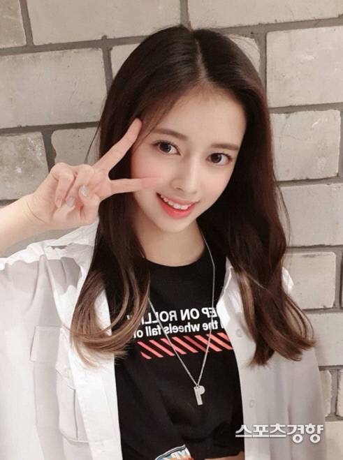 니쥬(NiziU) 공식 SNS 제공