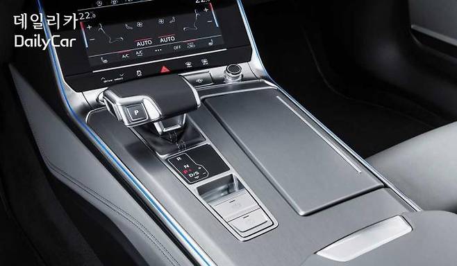 아우디, A7 (전자식 변속기 레버)