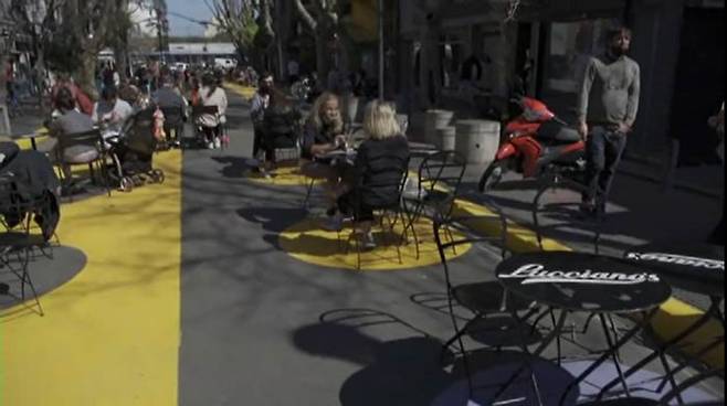 도로에서 식사를 허용한 부에노스아이레스