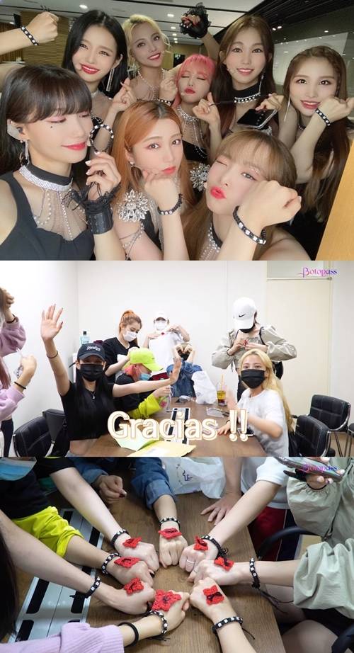 보토패스(BOTOPASS)가 팬의 정성 어린 선물에 감사를 표했다. 사진=보토패스 ‘First Fan Gift from Spain’ 영상, 보토패스 공식 SNS 채널 캡처