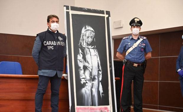 1년 5개월만에 이탈리아 라퀼라에서 발견된 뱅크시의 작품./사진=EPA 연합뉴스