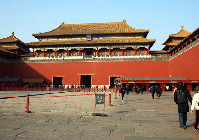 고궁의 정문인 오문. 사전 예약 후 여권을 제시하고 입장한다 ⓒ최종명