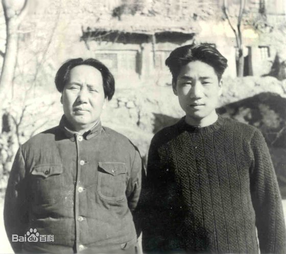 마오쩌둥과 마오의 장남 안잉(오른쪽). 마오는 안잉의 전사 소식을 한 달 후에야 보고 받았다. [중국 바이두 캡처]