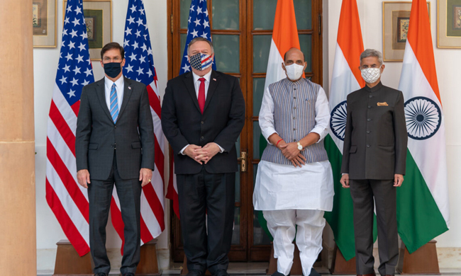 미국과 인도의 외교 및 국방장관들이 10월 2+2 회담에 앞서 사진을 찍고 있다. [US DOS]