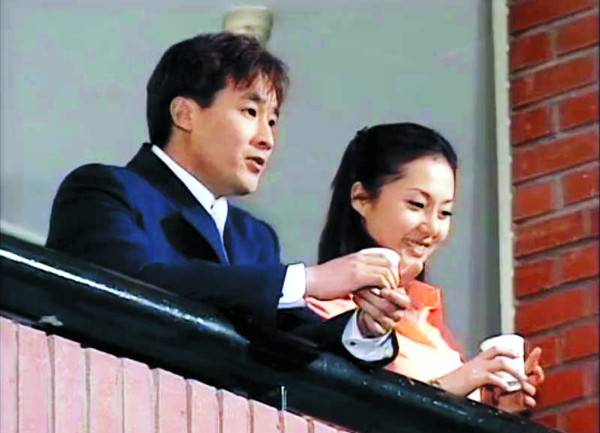 선생님 역할의 이창훈과 염정아, KBS 제공