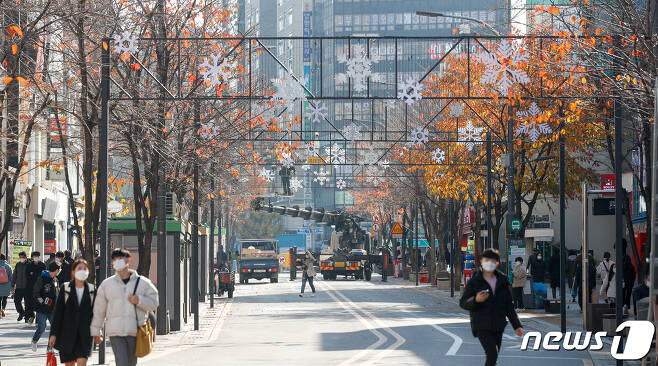 주말인 21일 오후 서울 서대문구 연세로 일대가 한산하다.  2020.11.21/뉴스1 © News1 안은나 기자