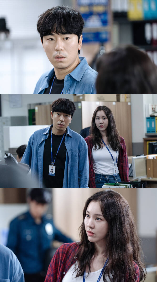 Lee Si-eon and Kim Ye-won will show off the Two Cops in Chang chemistry in Chang.The two are set to be more sticky than any bromance and more Super Real (?) partner than any couple.Even if you look at your eyes, you are looking forward to the fantasy of Lee Si-eon and Kim Ye-won, who know each other well enough to shout OK.KBS 2TVs new tree drama The Wind Is Dead will be broadcast on December 2, and the steel of Detective Si-eon and Sejin Ahn (Kim Ye-won) of the Seodong Police Stations Homicide System will be released for the first time on the 26th.In the open photo, Seodong Police Station, which represents the stronghold, is filled with images of Seungcheol and Sejin.I feel tired as if I have been all night, but in front of new clues, my charismatic eyes shine.Seung-cheol and Sejin will show Chemie, which is comparable to Two Cops, with a more realistic homicide Combi of Chang than a real couple.Seung-chul is a recognized veteran of the 100-point murderous veteran Detective in rhetoric, but he is a terrible husband for his wife as he is engaged in work.He is a man who tries to improve his relationship with his wife, but is in a difficult situation, so he does not look like a woman, but he is more comfortable with Sejin, who spent a lot of time working undercover.Sejin is the only female Detective in the homicide system, showing a girl crush charisma, radiating a sharp yet tough charm as well as outstanding beauty.He is older than himself, but he is more comfortable with his motive, Seung-cheol, and he sees him like an old couple as he has been a partner for a long time.It is expected to show a delightful combination of fantastic Detective Combi as well as a pleasant smile in Came of the Wrath which is sometimes tit-for-tat.Jang Seung-cheol and Sejin Ahn will show a sticky, powerful, Detective chemistry that penetrates each other, said the production team. Lee Si-eon - Kim Ye-won has a high synchro rate of characters, so their feeling of Comby Chemie is very good.I would like to ask for your expectation and support for the two people. On the other hand, it is a comic mystery thriller of a divorce lawyer husband who wrote a memorandum with a criminal novelist wife who thinks only about how to kill a person, I will die if I cheat, which will be broadcasted first on Wednesday, December 2, and will show an extraordinary and intense story about adults who are guilty and do bad things.