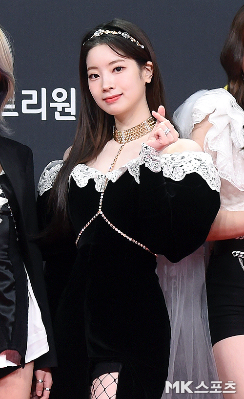 The 2020 Mnet Asian Music Awards (2020 MAMA) red carpet event was held on the afternoon of June 6.TWOS Dahyun is attending MAMA.