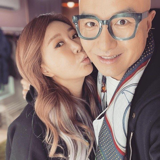 Hong Seok-cheon and Lee Eui-jung, 25 Years of GigiBroadcaster Hong Seok-cheon boasted about his 25-year friendship with Lee Eui-jung.Photo: Hong Seok-cheon Instagram  