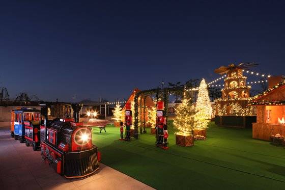 유럽의 크리스마스 거리를 재현한 ‘윈터 빌리지’