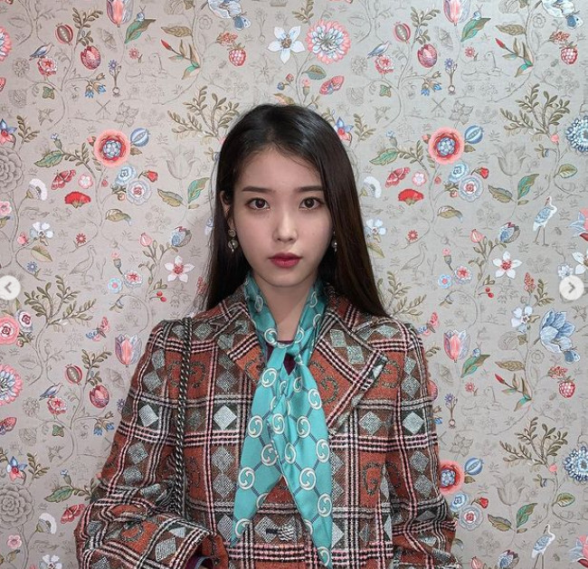 Singer IU showed off luxurious Beautiful looks.IU posted several up-and-down photos on Instagram on December 12.In the photo, IU wore a luxurious jacket and scarf for a warm yet cool winter look.  With her long hair cut back, IU stares into the camera in warm eyes.IUs white face and doll-like lee Mok-gobi meet to complete the princess-like look.  Its like a sissy daughter, and its like a cute atmosphere.The people who saw the photos were like, Nuits IU? I was so pretty, Oh my God, Im like a princess, IU pretty every day, and so on.