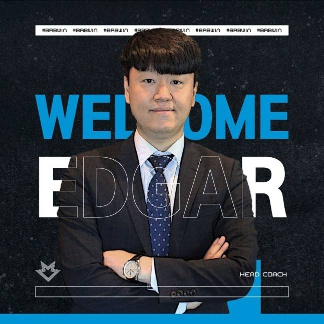 ▲사진=최우범 감독. 하이프레시 블레이드 SNS 화면캡처.