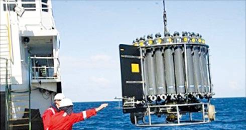 해수염분 측정기기 CTD