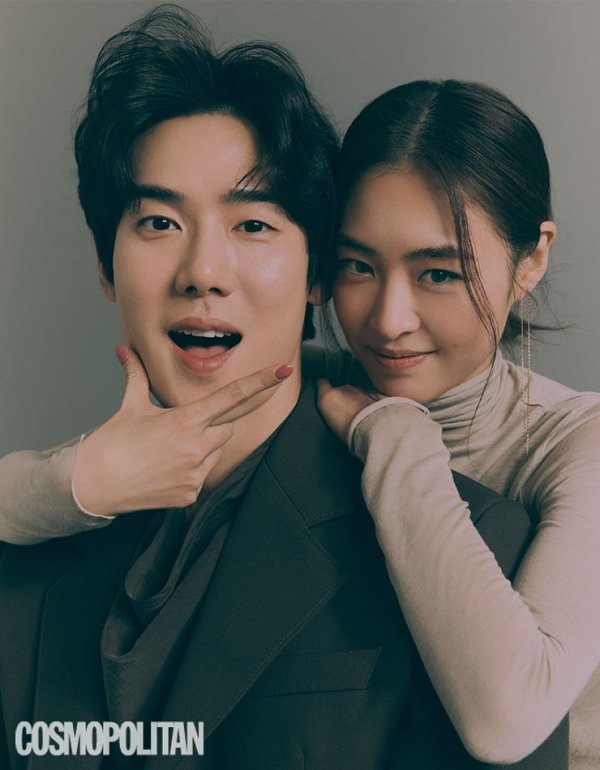 Marriage Blue Yoo Yeon-seok and Lee Yeon-hee couple ChemieThe characters Reconstitution and Jin-ah in the drama of Yoo Yeon-seok and Lee Yeon-hee have escaped reality and left for Argentina.Reality suffering from an unstable future and troubles The character of youth is a self-portrait of youth, and gives warm comfort to the youths of the era who are tired of Corona Blue.The exotic summer end-of-year scenery of Argentina, opposite the globe, where episodes of the Yoo Yeon-seok and Lee Yeon-hee couple unfold, will give the audience a vicarious satisfaction as if they are going on a cinema trip to the Pandemic City.Argentina weather is the opposite of Korea, said Yoo Yeon-Seok, and Argentina has a different landscape of the New Year in a short-sleeved suit in hot weather.I think you will feel different because you can see the summer year in the story of Jaeheon and Jina compared to other couples who show snowy winter scenery. Lee Yeon-hee said, (The film) filmed in summer based on Korea, but Argentina in that period is winter.Ironically, locals are walking around in padding in chilly weather, and we took short-sleeved clothes to capture the summer Argentina.You will be more fun to see the movie after knowing this fact. He introduced the point of watching the New Years Marriage Blue.Yoo Yeon-Seok and Lee Yeon-hee cited the ambassador I thought it was the off-season of life, but it was a siesta that rested like a nap as one of the ambassadors during the conversation between Jae-heon and Jin-ah.Lee Yeon-hee said, I learned the word Sista (nap) through this movie, and I think it is really necessary to rest.Especially, because Koreans work so hard, I think that I should always think about what it means to work hard, whether it is right to be happy or to be seen well by someone.I hope that the New Years Marriage Blue will be a small comfort to the audience in the Corona Blue, saying, I need to rest to keep looking at me. And I hope that as the recon and Jin-ah did, I can give comfort to those who want to find a turning point in life in the face of the New Year, as everyone sometimes wants to leave.Photo: Cosmopolitan