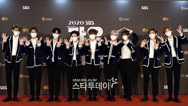 2020 SBS Song Daejeon in Deagu was held on the afternoon of the 25th.The 2020 SBS Song Daejeon in Deagu was held under the theme of The Wonder Year.The event included BTS, Gods Seven, New East, Monster X, Mamamu, girlfriend, Ohmai Girl, April, Twice, Seventeen, Eyes One, The Boys, Stray Kids, (Women) Kids, Eighties, You know, Tomorrow By Together, Momorand, Crash Service, Treasure, Espa, Eom Jeong-jung Hwa, Lee Jeok-i, and Jesse attended and presented a spectacular stage.Boom, Kim Hee-chul and April Naeun took charge of the proceedings.The event was pre-recorded under the influence of Corona19. 