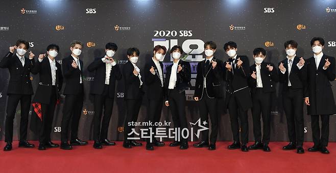 2020 SBS Song Daejeon in Daegu was held on the afternoon of the 25th.The 2020 SBS Song Daejeon in Daegu was held under the theme of The Wonder Year.The event included BTS, Gods Seven, New East, Monster X, Mamamu, girlfriend, Ohmai Girl, April, Twice, Seventeen, Eyes One, The Boys, Stray Kids, (Women) Kids, Eighties, You know, Tomorrow By Together, Momorand, Crabiti, Treasure, Espa, Um hyphen, Jung Hwa, Lee Jeok-i, and Jesse attended and presented a spectacular stage.Boom, Kim Hee-chul and April Naeun took charge of the proceedings.The event was pre-recorded under the influence of Corona19. 