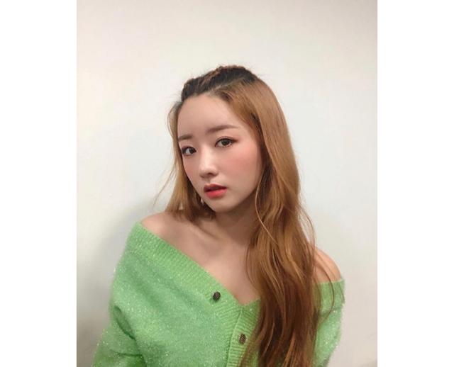 Girls group Apink member Yoon Bomi showed affection for fans.I was so happy today; thank you Panda (fandom names), Yoon Bomi posted on his social media on Friday.In the photo, which was released together, there was a picture of Yoon Bomi, who is wearing a light blue cardigan and boasts a lovely visual.He has a cute face on his face.Meanwhile, Apink, a group of Yoon Bomi, held an online performance Pink of the Year on the afternoon of the 27th and met with fans.Apink has many hits such as Love (LUV), NoNo No and Dumhdurum.