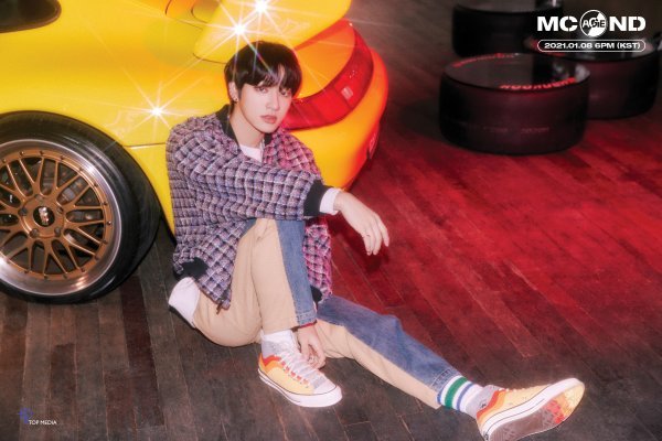 The personal photo of the Group MCND, which is about to come back on January 8 next year, was released.On the 29th, midnight MCND official SNS attracted attention with the personal photo of 2ND MINI ALBUM <MCND AGE> member.In the photo, Castle Jay sat on the car in a bucket hat costume, and he showed off his hips. Big wore a wine fur jacket and caught his eye with a unique atmosphere.Minjae and Hui Jun emit a chic and charismatic look, and Win also boasted a unique and sophisticated costume and boasted an extraordinary visual.MCND, which introduced a personal photo with a variety of charms of five people on the 29th following the comeback scheduler and concept photo on the 27th and 28th, will continue to open the comeback by releasing the puzzle preview, Music Video teaser, track list and music thumbnail sequentially.Is a new album released by MCND in about five months after 1ST MINI ALBUM [EARTH AGE] released in August.If [EARTH AGE] is the story of five boys who came to the blue star Earth that they longed for on the alien planet Kepler-1649c, MCND AGE has a strong aspiration that MCNDs arrive on Earth will open their time.The MCND AGE title song Music Video and all music songs, which are expected by global fans, will be available at midnight and 6 pm on January 8 next year, respectively.The physical album will be released on January 11 next year.Photos Provision = TOP Media