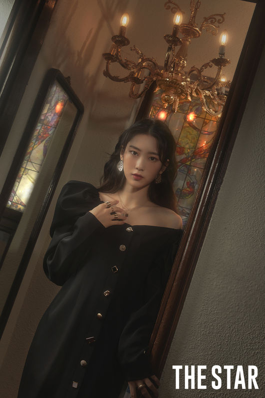 Girl group OH MY GIRL JiHos alluring jewelery picture has been released.In this photo released through the January issue of The Star Magazine, OH MY GIRL JiHo showed an elegant lady with the theme of Journey to the Center of Time in the 1920s.In the open photo, JiHo showed a classic yet sophisticated jewelery styling such as a vintage giant organic ring and earrings or a sparkling giant organic birthstone necklace on a white off-shoulder.In an interview after the filming, OH MY GIRL JiHo said, I thought it was a Korean style because it was a jewelery that was presented in Geochang Organic, but it was much more trendy and beautiful than expected.Im sure you feel like youre a little thin in your hands, and if youre not confident in your hands, I recommend wearing a giant organic ring, he said, his own jewelry styling tip.JiHo, who recently made headlines with photos of herself wrapped in various COVID-19 protective equipment such as gloves on masks, said, I have to do my best to prevent the disease.I can have an impact on the members, staff, and their families. I am more afraid and careful to hurt my surroundings than I am sick because I am sick.When asked why it took the longest time for JiHo, the last member of OH MY GIRL to open a personal SNS, he said, I hesitated a lot to do personal SNS.I had to communicate with my fans, but I thought I shouldnt block the way, and I felt I should make more because I couldnt meet fans often, he said.JiHo, called Olivia Holt Hotsse of Korea, praised the beauty of the century. I am really grateful.My mother called me a while ago and said, JiHo, I do not look like you, but I keep saying, I can not sleep at night because I am going to be rumored to be a liar. She laughed and said, My heart is pounding and I get three calls a day.When asked whether there was any time to wander about the future and career while doing idol activities, he said, My personality is free and honest, but there was a lot to keep at the beginning of debut.At that time, I was worried that my personality was too bad, but now that I have disappeared, he said. No one knows where the end of this road will be.I was more comfortable because I thought it was so relaxed and relaxed. Finally, In 2021, I want to have a concert where there is a protruding stage, he said. It is a dream of OH MY GIRL.I want to have a solo concert. He released his own bucket list with a trembling voice.dustar offer