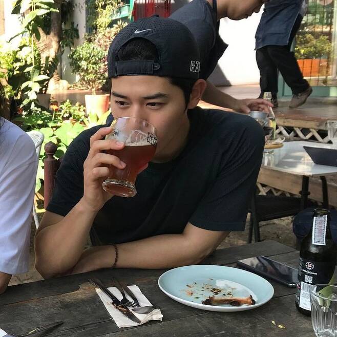 Actor Kim Dong-jun, who is from the children of the group empire, reported on the recent situation.Kim Dong-jun told his Instagram on January 6, I enjoy Beer drinking during the day....#3 years ago #Beer was recommended and posted several photos.The photo shows Kim Dong-jun enjoying Beer at an outdoor table in a restaurant.Even in comfortable clothes, the appearance of enjoying the daytime beer while showing off the beauty of the flower catches the eye.Meanwhile, Kim Dong-jun confirmed the appearance of SBS New Moon drama Chosun Gummasa.