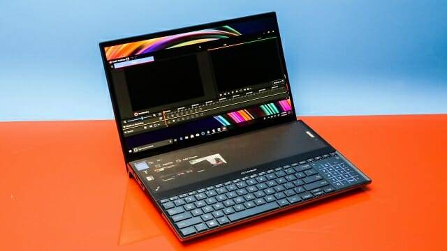 2019년 출시된 에이수스 젠북 프로 듀오. 4K OLED 디스플레이를 탑재했다. (사진=씨넷닷컴)