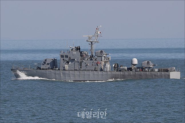 연평도 해상에서 기동훈련중인 해군 고속정(자료사진) ⓒ데일리안 홍금표 기자