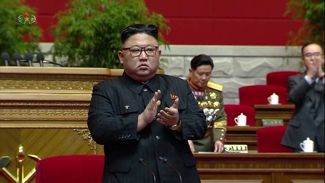 북한 조선중앙TV는 지난 7일 평양에서 김정은 국무위원장이 참석한 가운데 노동당 제8차 대회 3일차 회의가 열렸다고 8일 보도하고 있다. / 사진제공=뉴시스(조선중앙TV 캡처)
