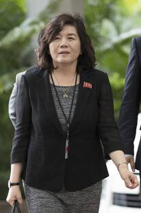 최선희 북한 외무성 제1부상. 지난 2018년 6월11일 북미 정상회담이 열린 싱가포르 리츠칼튼호텔 안으로 들어서고 있다. 싱가포르/김성광 기자 flysg2@hani.co.kr