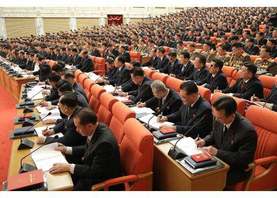 북한 노동신문은 지난 10일 당중앙위원회 본부회의실에서 열린 조선노동당 중앙위원회 제8기 1차 전원회의에 김정은 조선노동당 총비서가 참석했다고 11일 보도했다. 노동신문 캡처 뉴시스