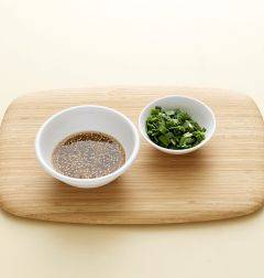 3. 양념장 재료를 만든다.
(간장 3, 청주 1, 참기름 1, 깨소금 1, 다진 마늘 0.5)