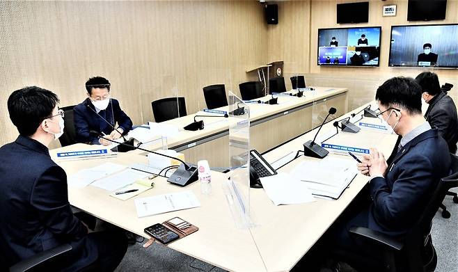 ‘가덕신공항 부산·울산·경남 추진단’ 발족회의가 12일 영상으로 열렸다. 경남도 제공