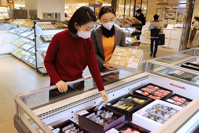 신세계 센텀시티는 11일부터 백화점 지하 1층에서 설 선물세트 사전 예약판매를 시작했다. 신세계센텀시티 제공