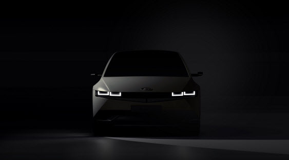 현대자동차가 전용 전기차 브랜드 아이오닉의 첫 번째 모델인 ‘아이오닉 5’의 외부 티저 이미지를 13일 최초로 공개했다. (사진=현대차)