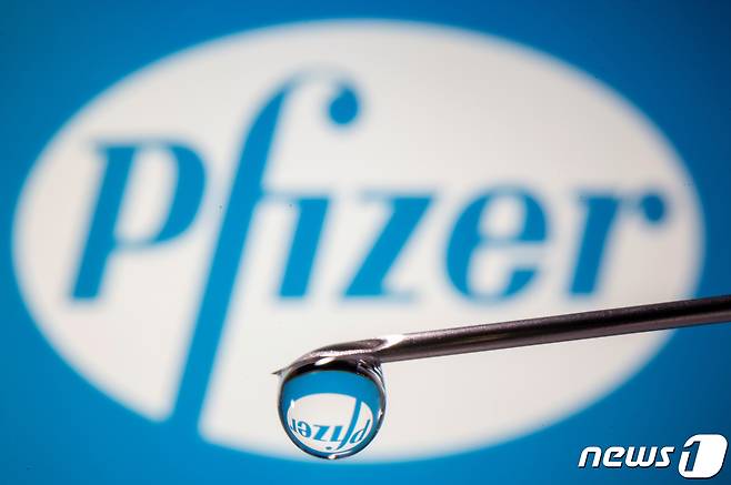 미국 제약사 화이자의 코로나19 백신. © 로이터=뉴스1
