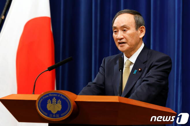 스가 요시히데 일본 총리. © 로이터=뉴스1