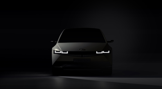 Hyundai Motor teased the image of Ioniq 5 on Wednesday which will be the first model to be manufactured with its electric vehicle-dedicated platform. [HYUNDAI MOTOR]