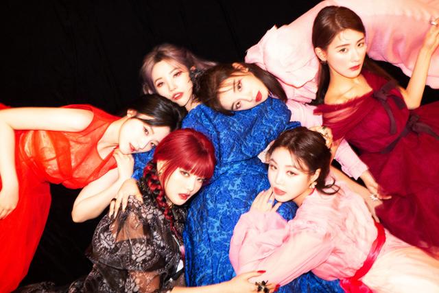 그룹 (여자)아이들의 신곡 '화(火花)' 뮤직비디오가 2,000만 뷰를 돌파했다. 큐브엔터테인먼트 제공