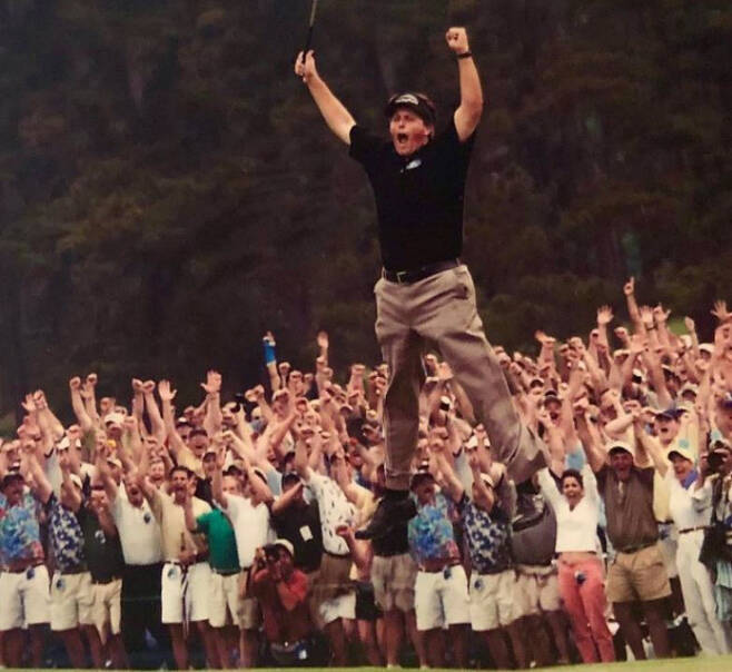 필 미컬슨이 1991년 1월 PGA 투어 노던 텔레콤 오픈에서 우승한 것을 마지막으로 30년 동안 PGA 투어 대회에서 우승한 아마추어는 나오지 않았다.미컬슨 인스타그램 캡처