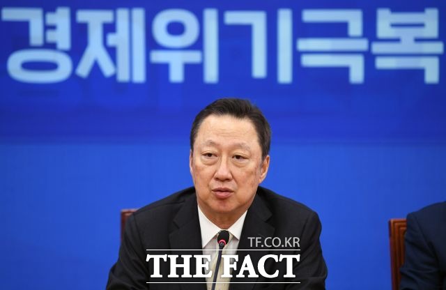 15일 대한상공회의소에 따르면 박용만 회장은 이날 오후 서울고등법원에 이재용 삼성전자 부회장에 대한 선처를 바라는 탄원서를 제출했다. /더팩트 DB