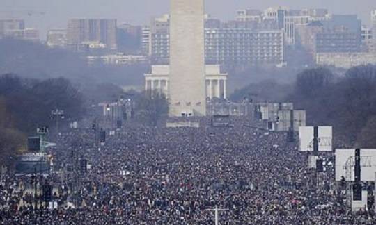 2009년 1월 버락 오바마 취임식날 워싱턴DC 내셔널몰에 운집한 인파. EPA연합뉴스