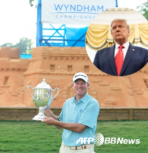 도널드 트럼프 미국 대통령의 골프 친구인 짐 허먼이 2020년 미국프로골프(PGA) 투어 윈덤 챔피언십에서 우승했을 때 모습이다. 사진제공=ⓒAFPBBNews = News1