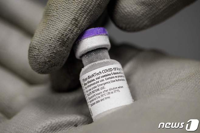 화이자와 바이오엔태크가 개발한 백신. © AFP=뉴스1