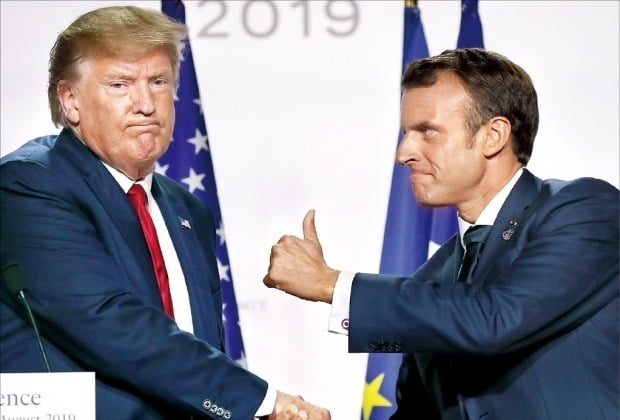 2019년 여름 프랑스 비아리츠에서 열린 G7 정상회담 당시 도널드 트럼프 미국 대통령(왼쪽)과 에마뉘엘 마크롱 프랑스 대통령. 사진=AP