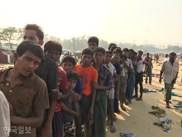 2017년 9월 17일 방글라데시 콕스 바자르 쿠투팔롱 로힝야 난민 캠프 풍경. 한국일보 자료사진