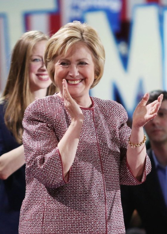 힐러리 클린턴 미국 전 국무장관은 고가의 재킷을 입고 연설을 해 구설에 오른 적 있다. 연합뉴스