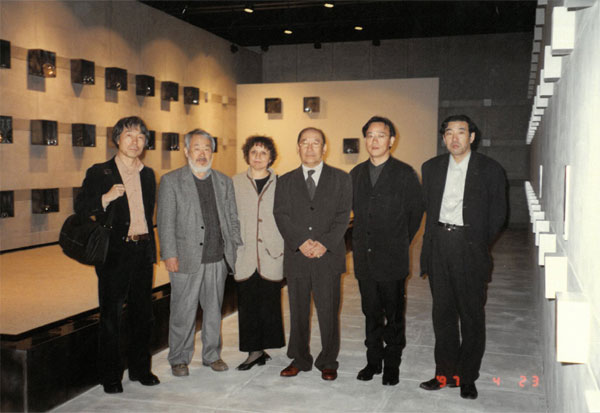1997년 일본 시마네현 물의 나라 미술관 개관기념 개인전 당시 사진