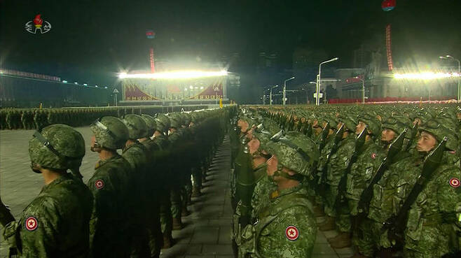 지난 14일 열병식에서 신형 RPG-7을 들고 나온 북한 제108 기계화보병사단