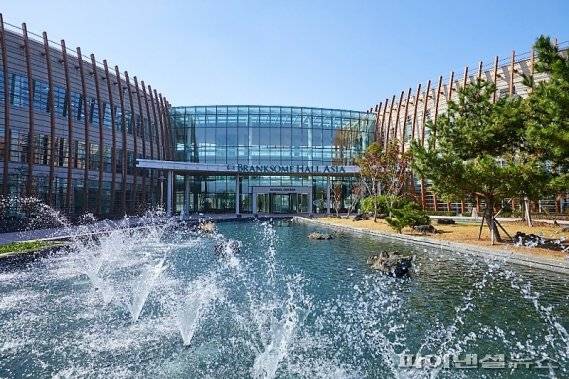 제주 유일의 전 과정 IB 국제학교인 브랭섬홀 아시아(Branksome Hall Asia) 전경