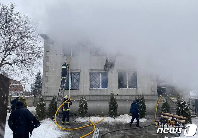 21일 우크라이나의 한 양로원에서 화재가 발생했다.  © AFP=뉴스1